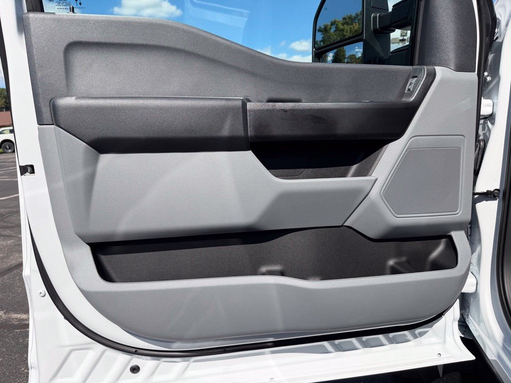 2027 Ford F-550SD XL DRW