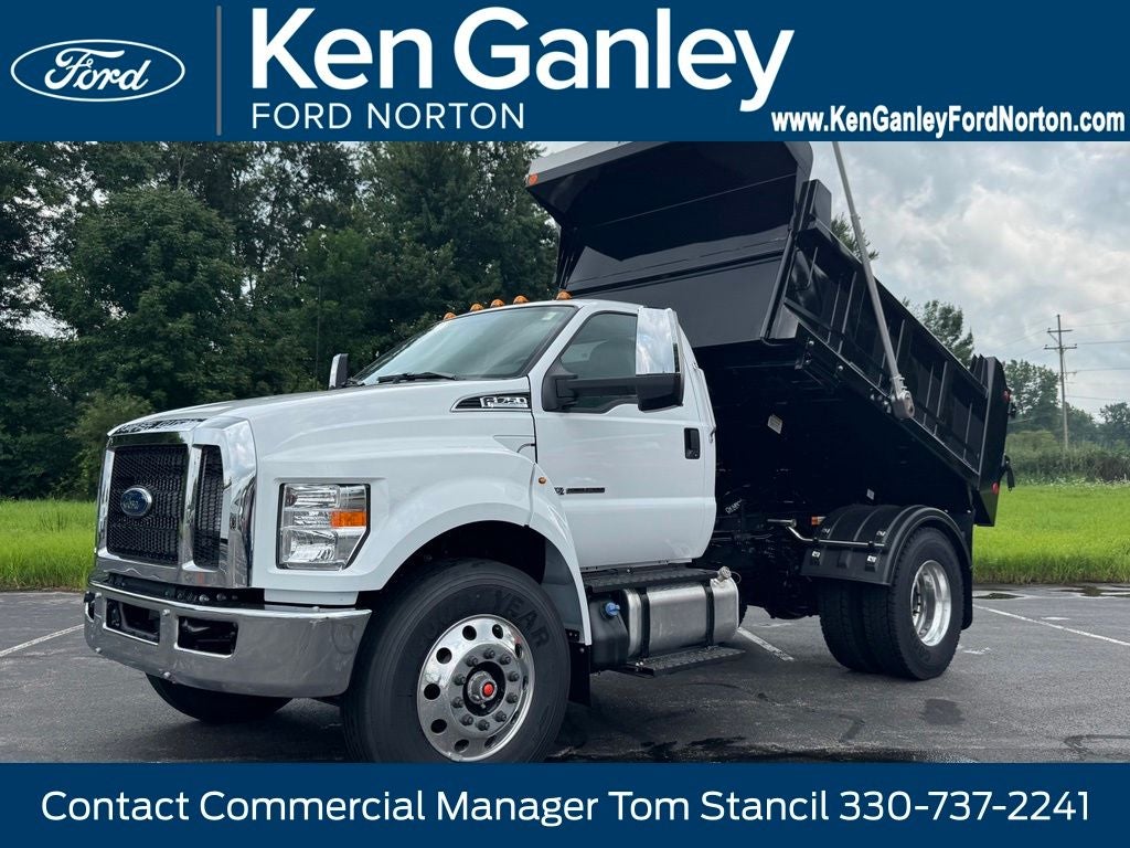 2027 Ford F-750SD Base
