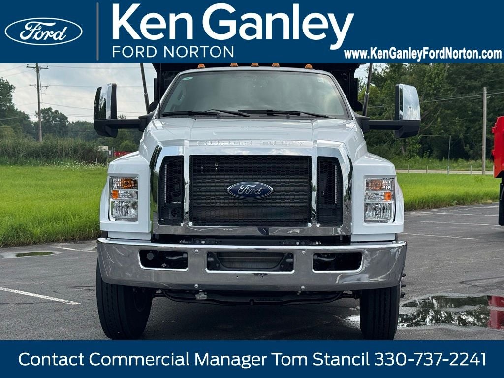 2027 Ford F-750SD Base