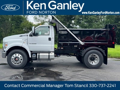2027 Ford F-750SD Base
