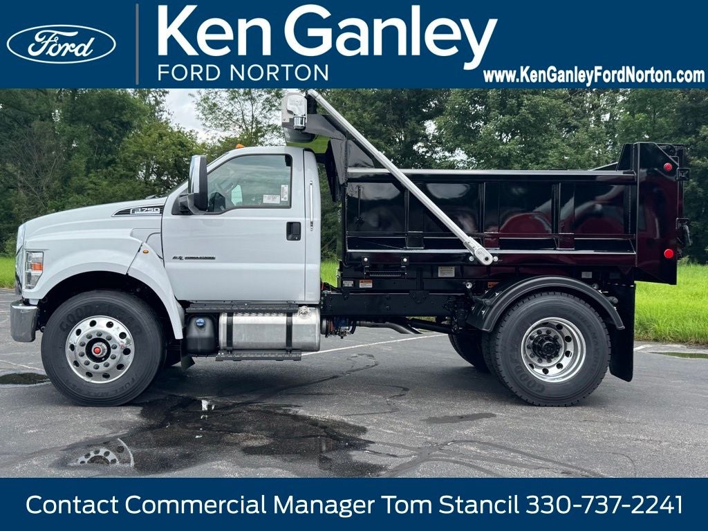 2027 Ford F-750SD Base