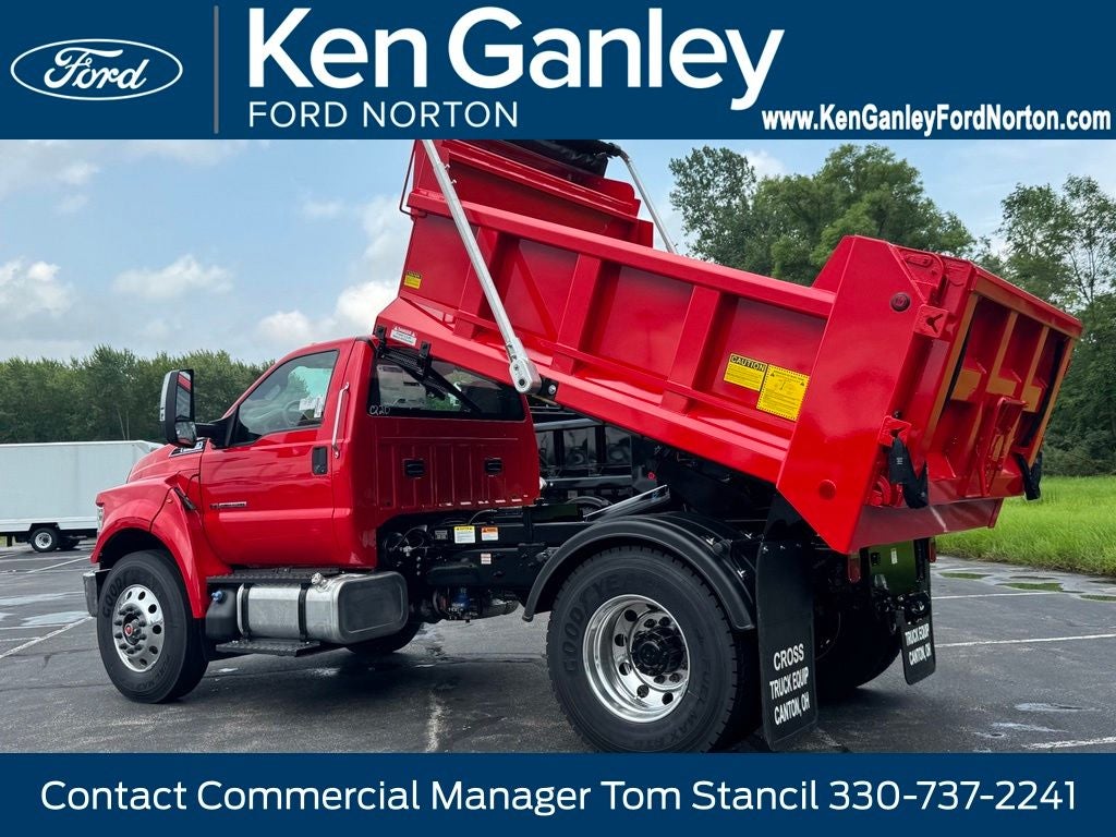 2027 Ford F-750SD Base
