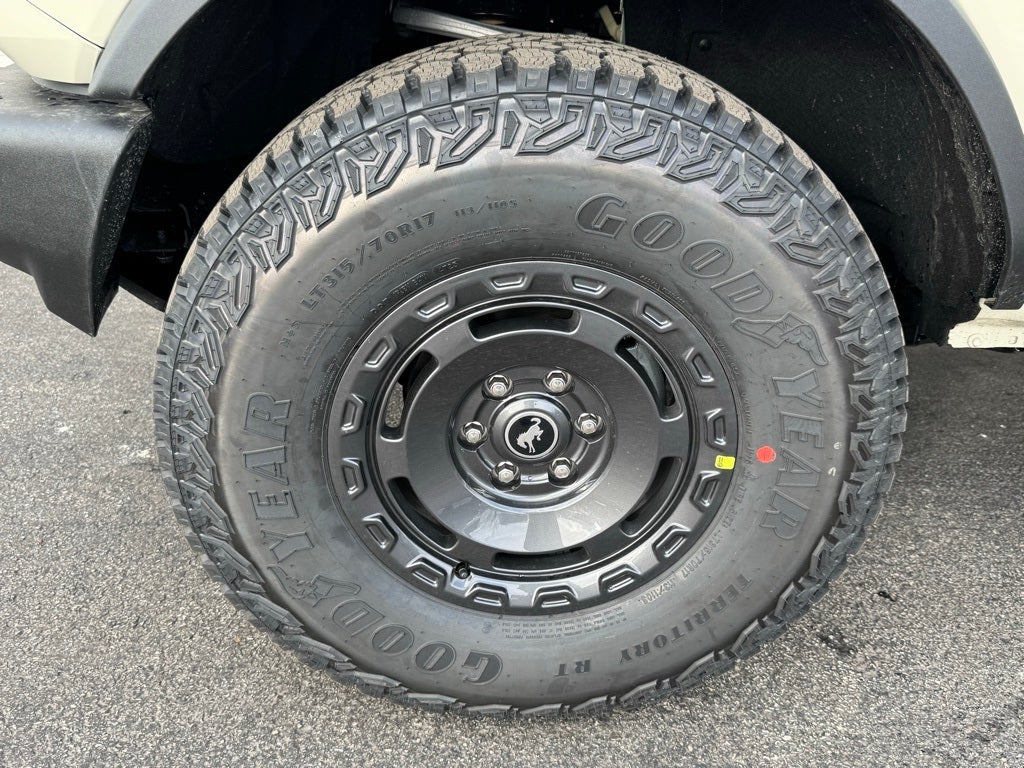 2025 Ford Bronco Base