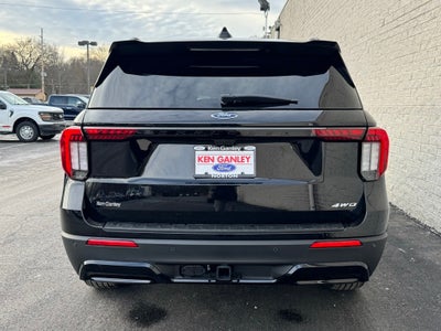 2025 Ford Explorer ST-Line