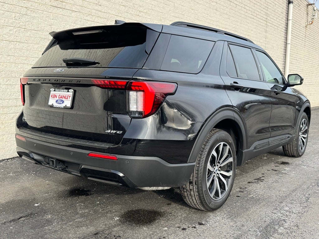 2025 Ford Explorer ST-Line
