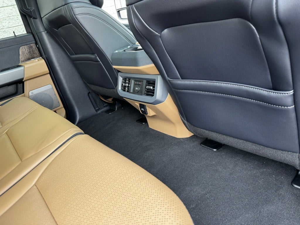 2025 Ford F-350SD Lariat