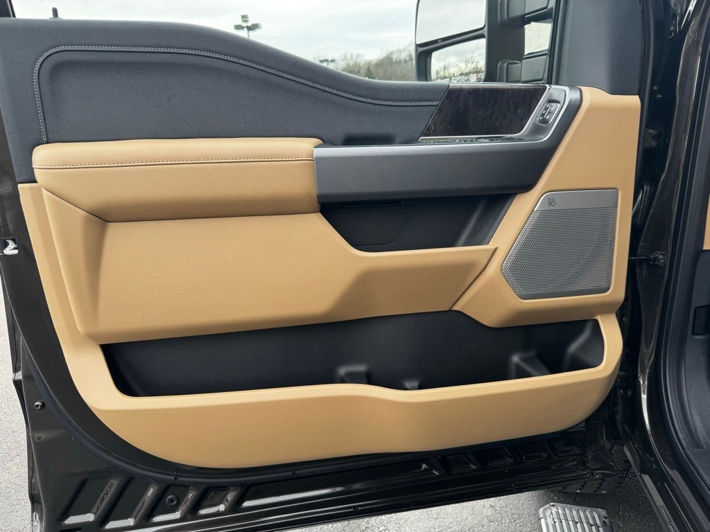 2025 Ford F-350SD Lariat