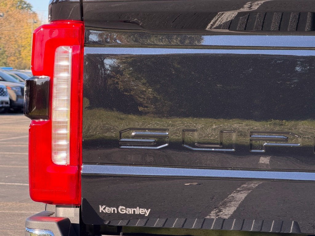 2027 Ford F-350SD XLT
