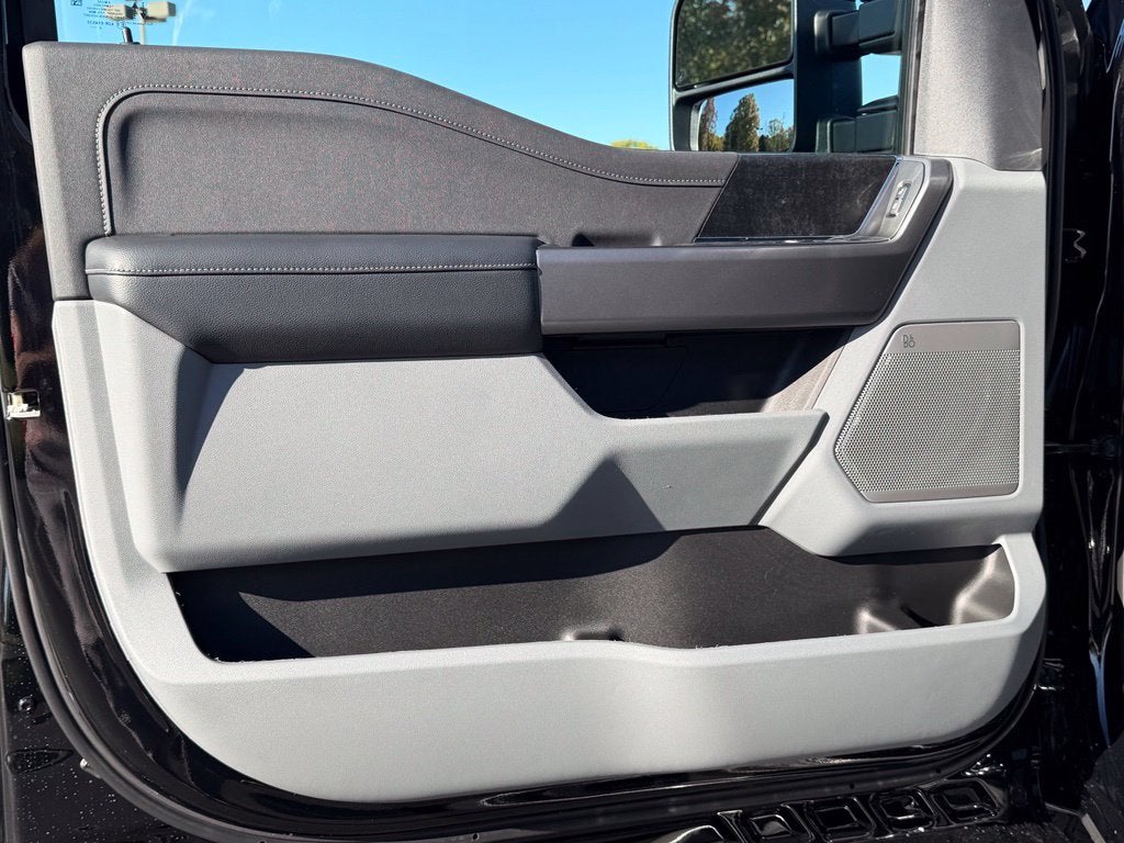 2027 Ford F-350SD XLT