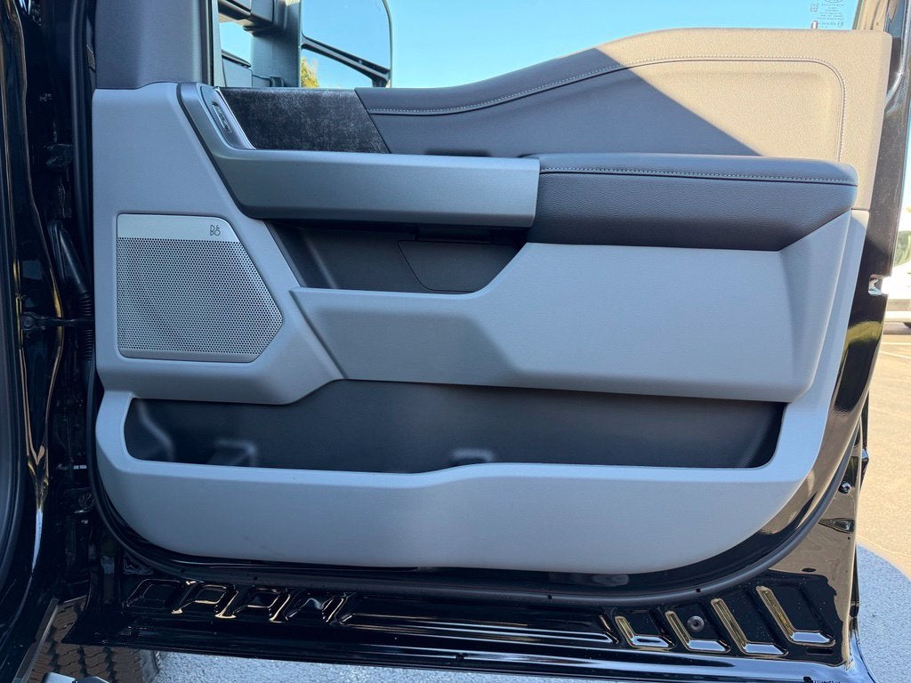 2027 Ford F-350SD XLT