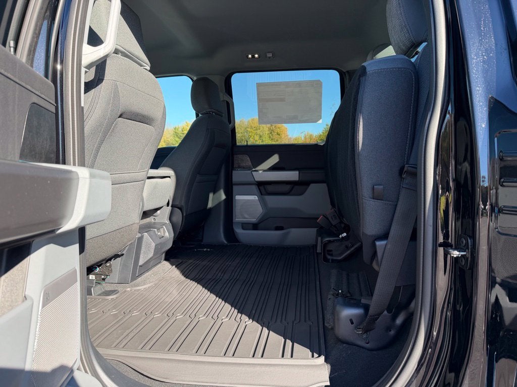 2027 Ford F-350SD XLT