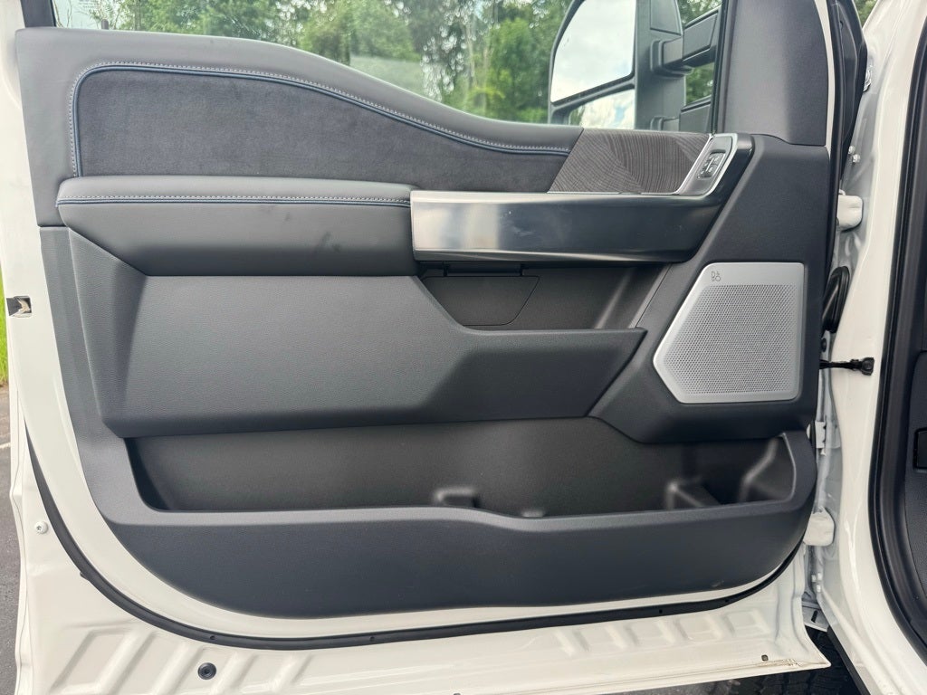 2025 Ford F-350SD Platinum