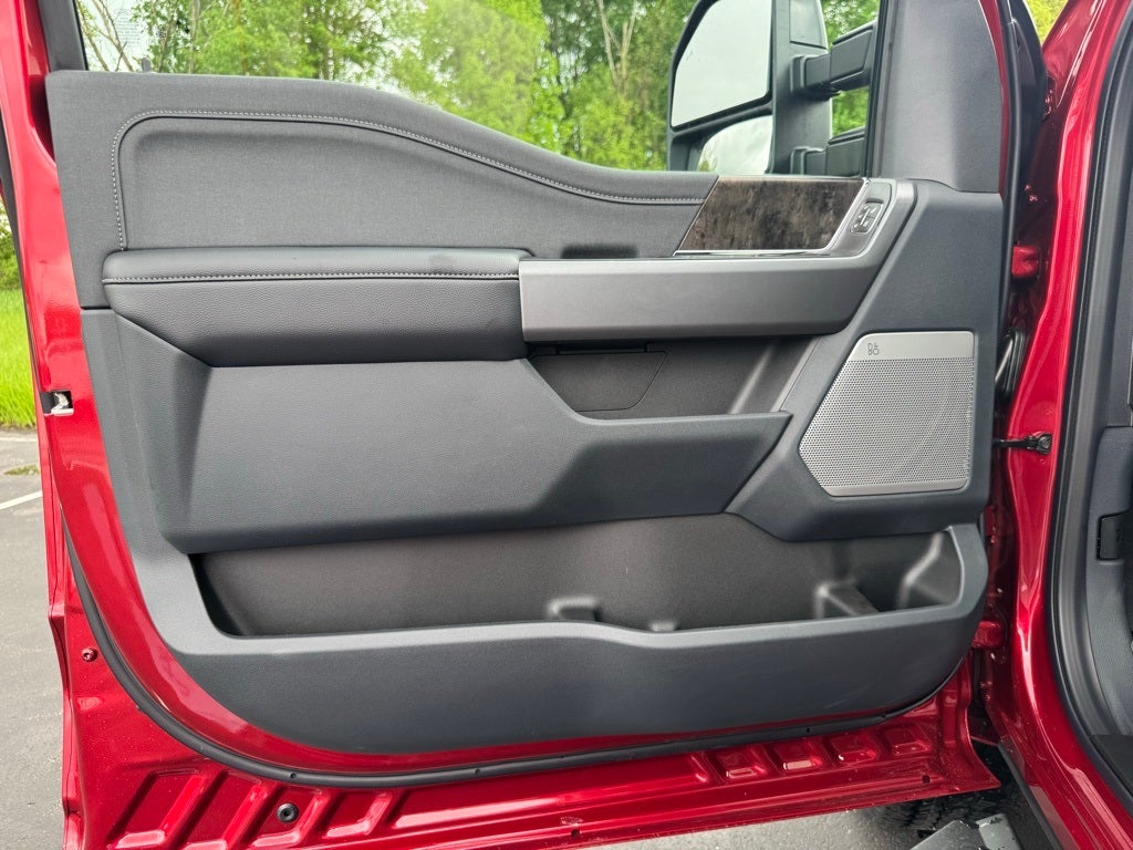 2025 Ford F-350SD Lariat