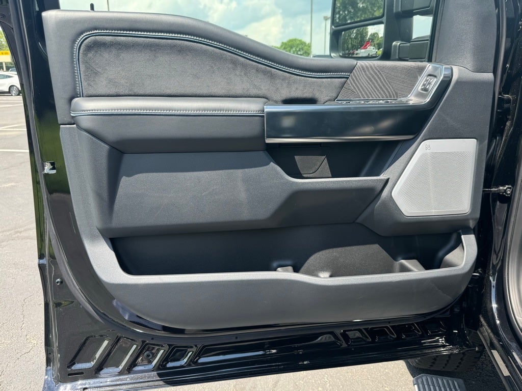 2025 Ford F-350SD Platinum