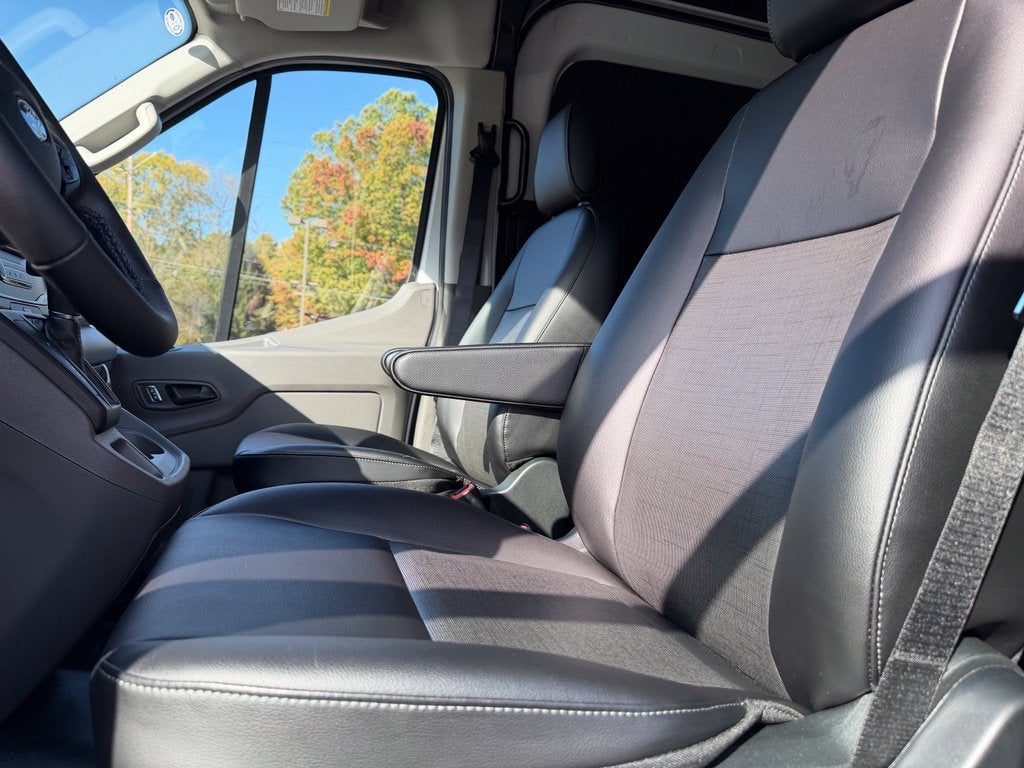 2027 Ford Transit-250 Base