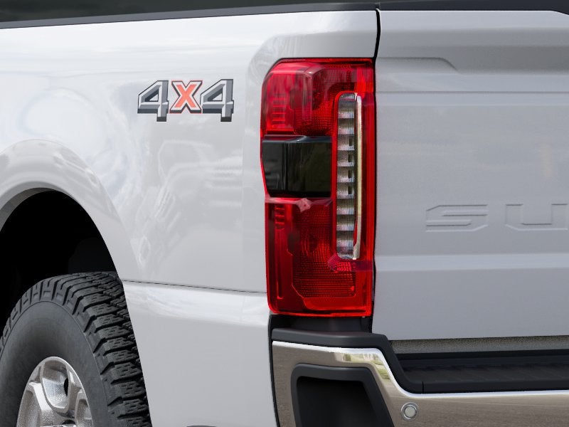 2027 Ford Super Duty F-350® XLT