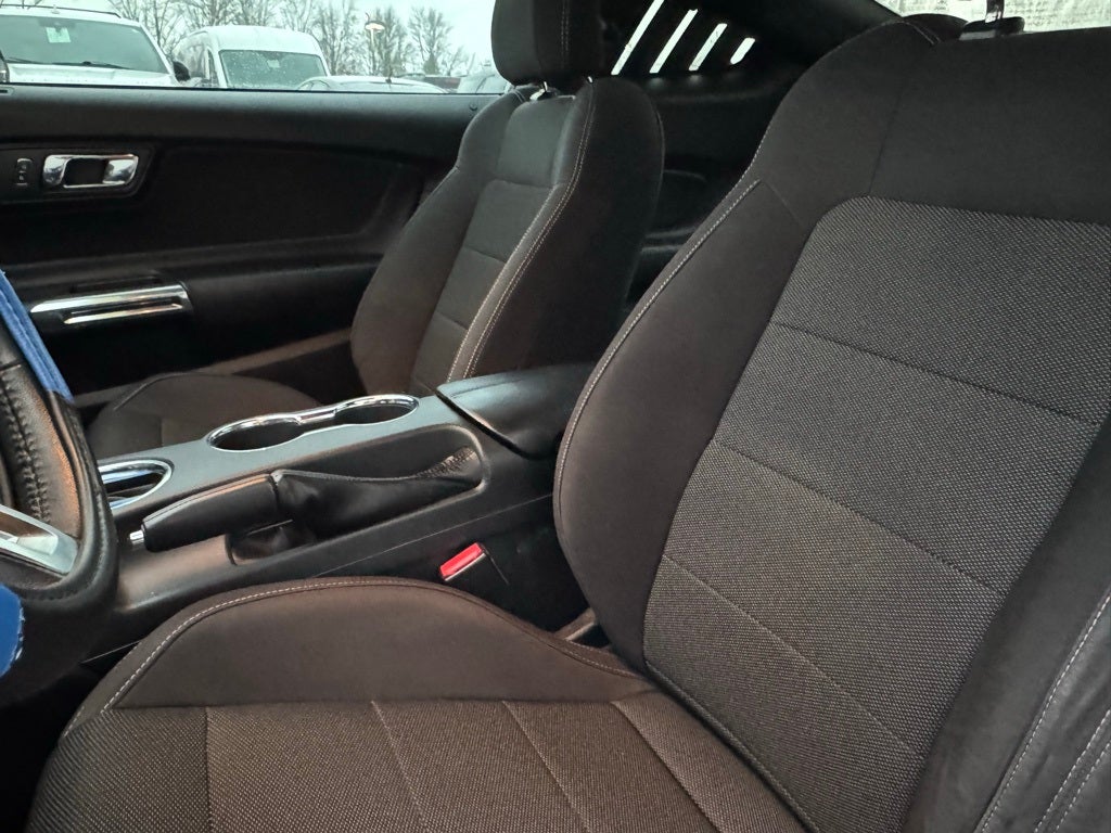 2016 Ford Mustang V6