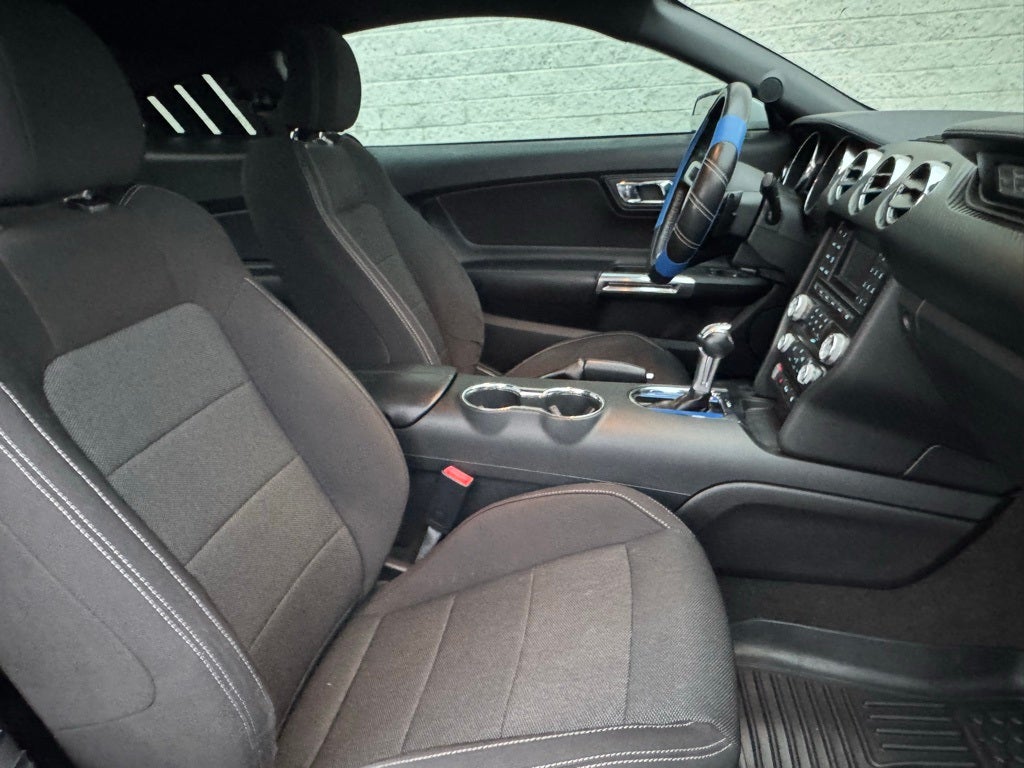 2016 Ford Mustang V6