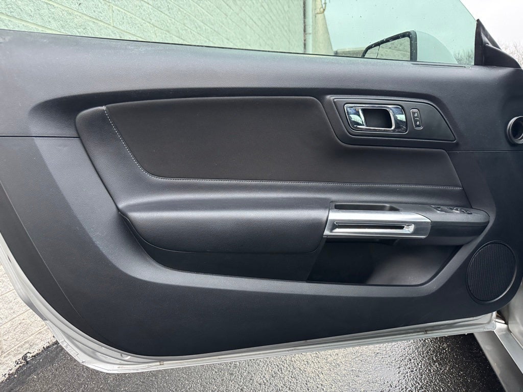 2016 Ford Mustang V6