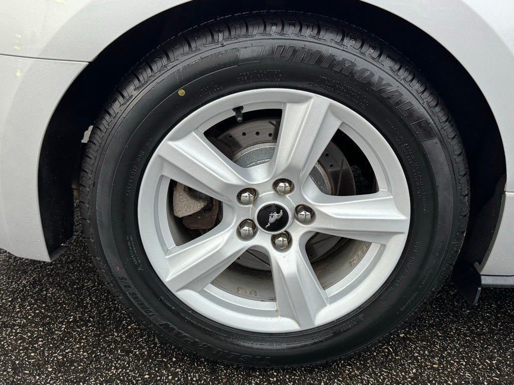 2016 Ford Mustang V6