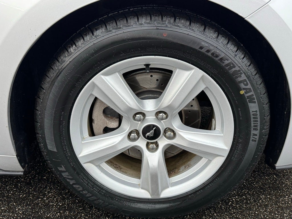 2016 Ford Mustang V6