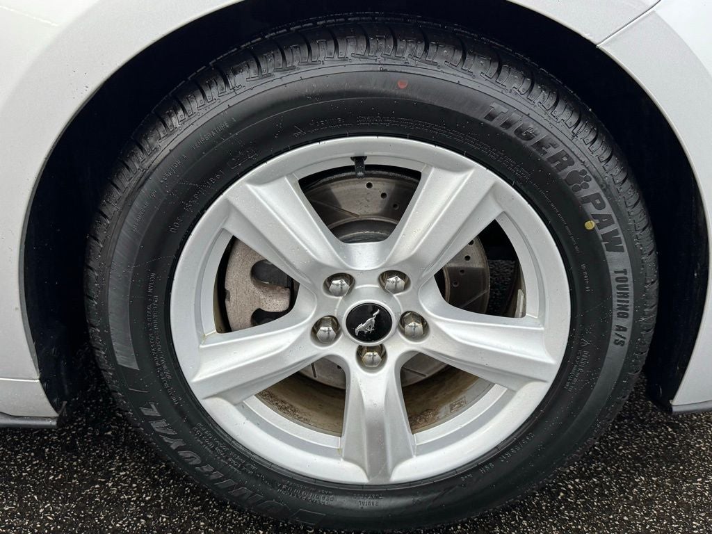 2016 Ford Mustang V6