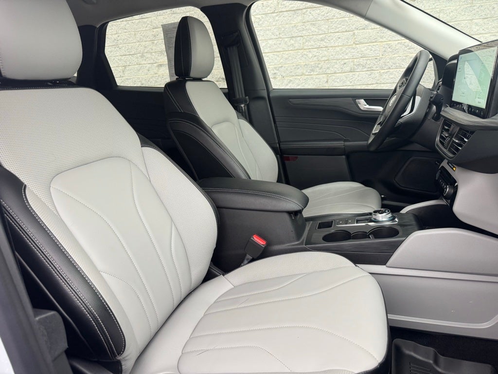 2025 Ford Escape Plug-In Hybrid Base