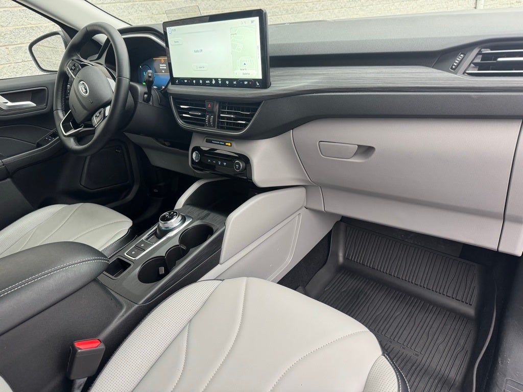 2025 Ford Escape Plug-In Hybrid Base