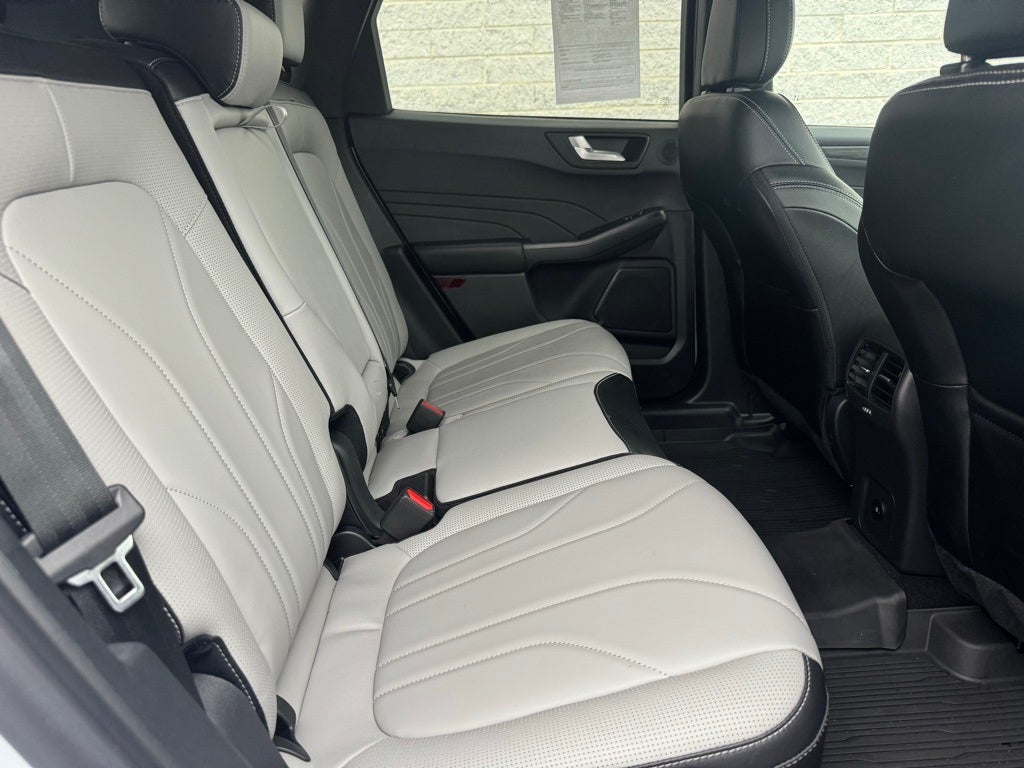 2025 Ford Escape Plug-In Hybrid Base