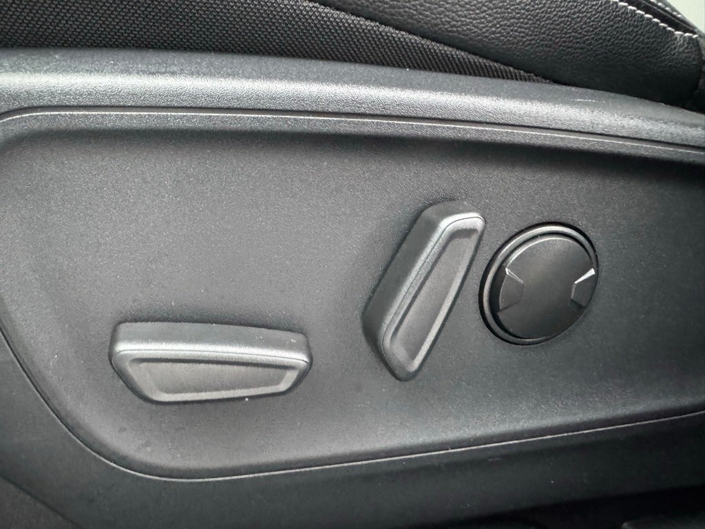 2025 Ford Escape Plug-In Hybrid Base