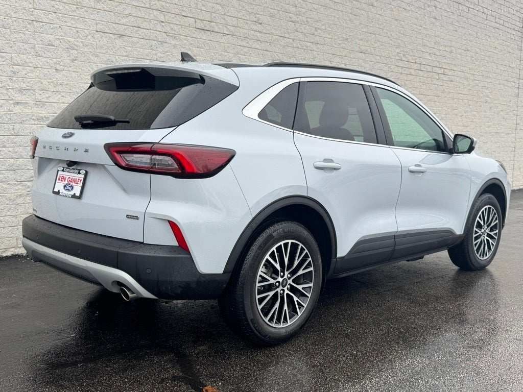 2025 Ford Escape Plug-In Hybrid Base