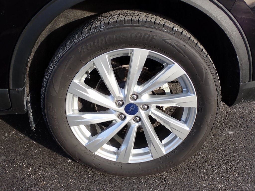 2022 Ford Escape Titanium