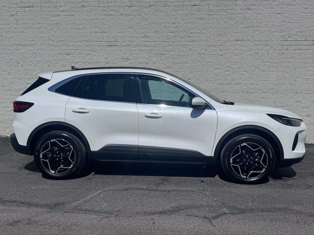 2026 Ford Escape Hybrid Platinum