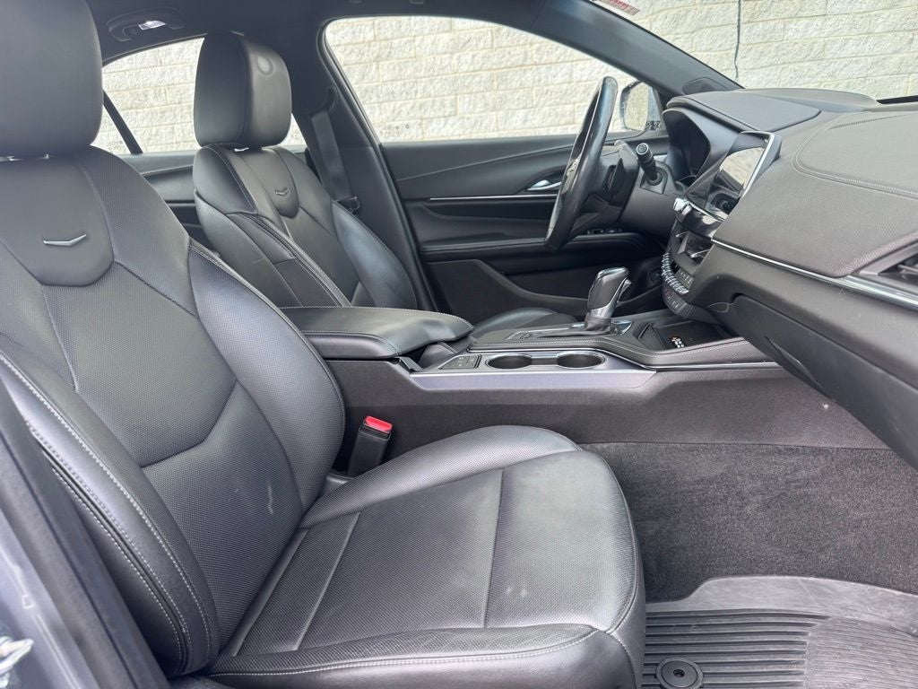 2022 Cadillac CT4 Premium Luxury