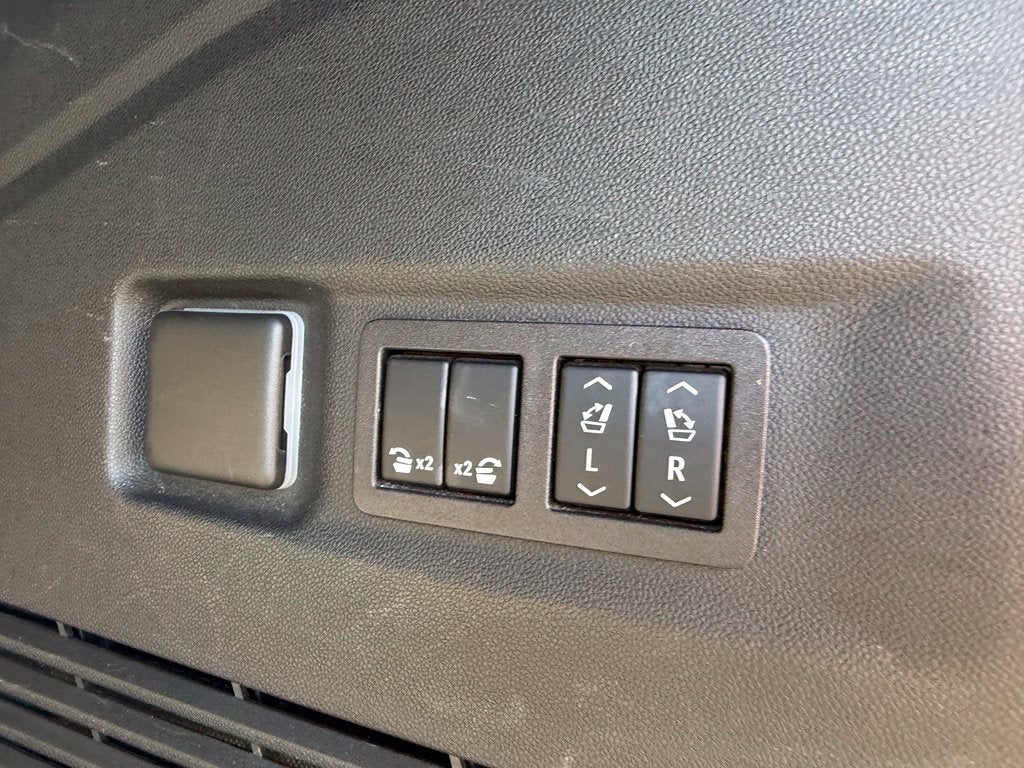 2023 GMC Yukon XL AT4