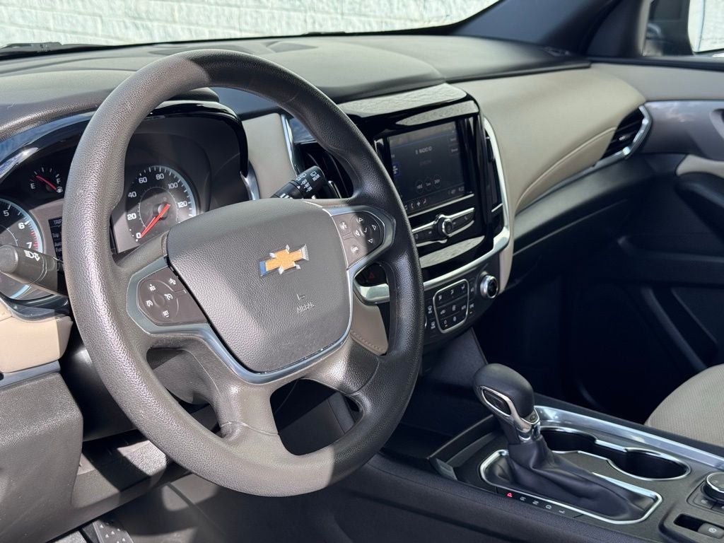 2023 Chevrolet Traverse LS