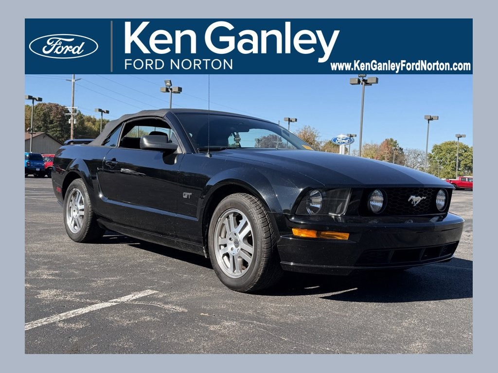2005 Ford Mustang GT Premium