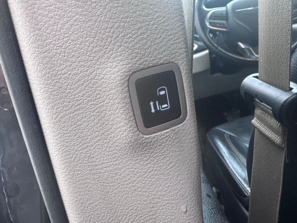 2020 Chrysler Pacifica Touring L