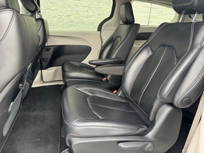 2023 Chrysler Pacifica Hybrid Touring L