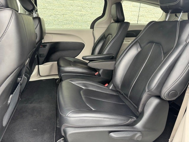 2023 Chrysler Pacifica Hybrid Touring L