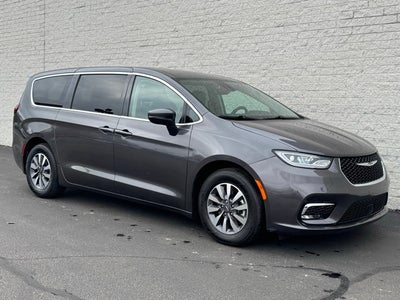 2023 Chrysler Pacifica Hybrid Touring L
