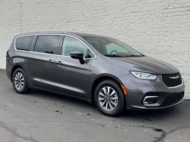 2023 Chrysler Pacifica Hybrid Touring L