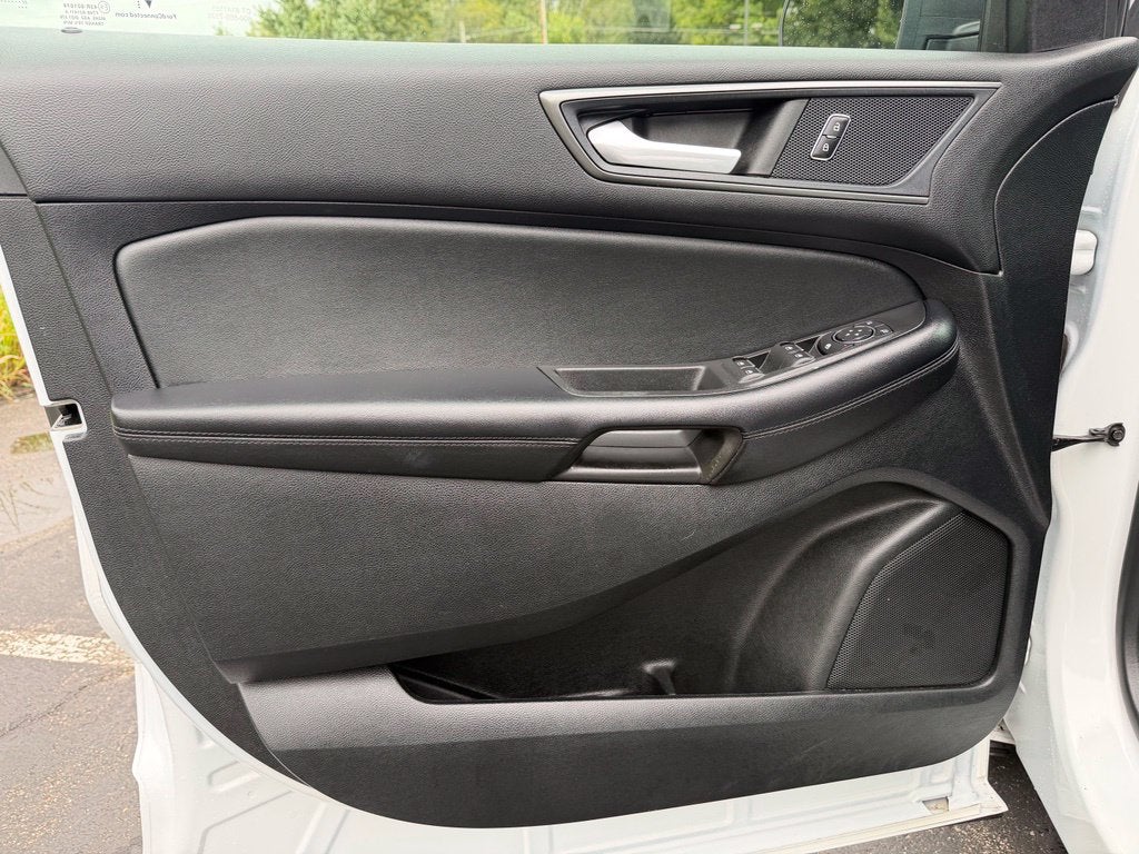 2022 Ford Edge SE