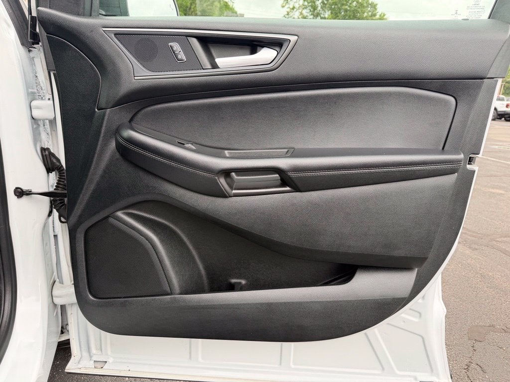 2022 Ford Edge SE