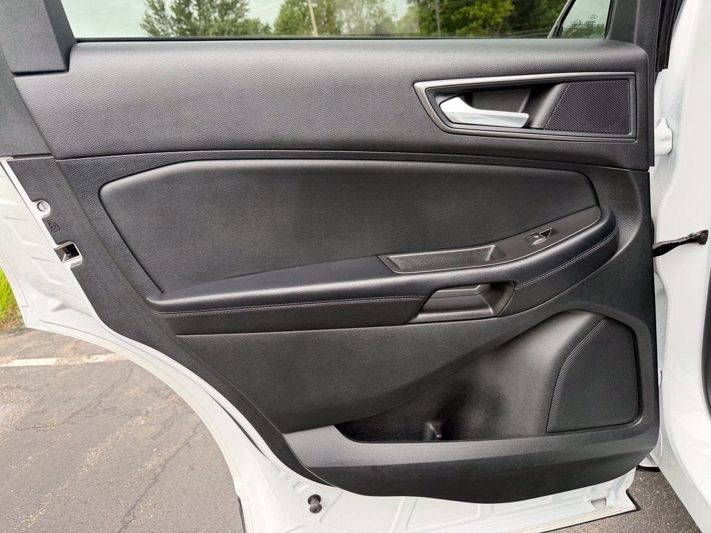 2022 Ford Edge SE
