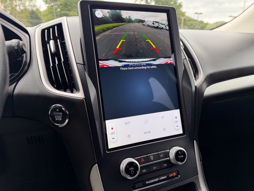 2022 Ford Edge SE