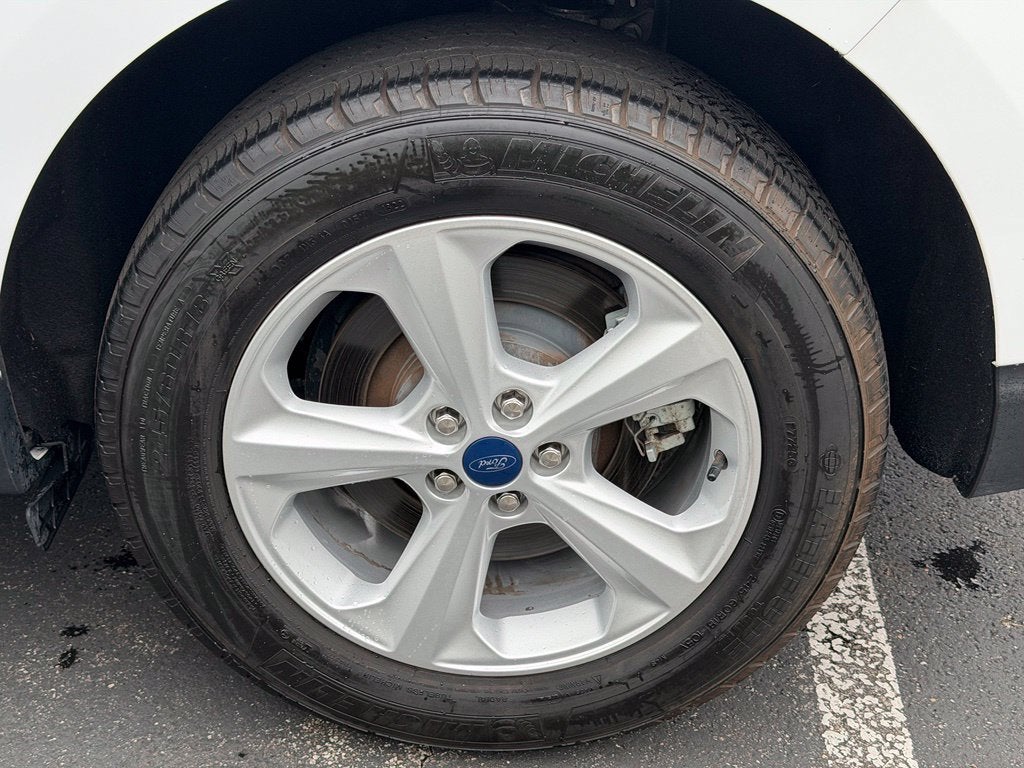 2022 Ford Edge SE