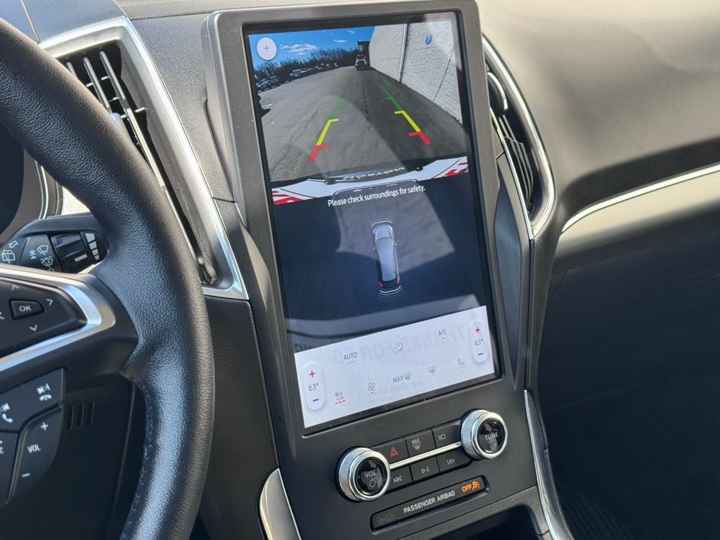 2023 Ford Edge Titanium