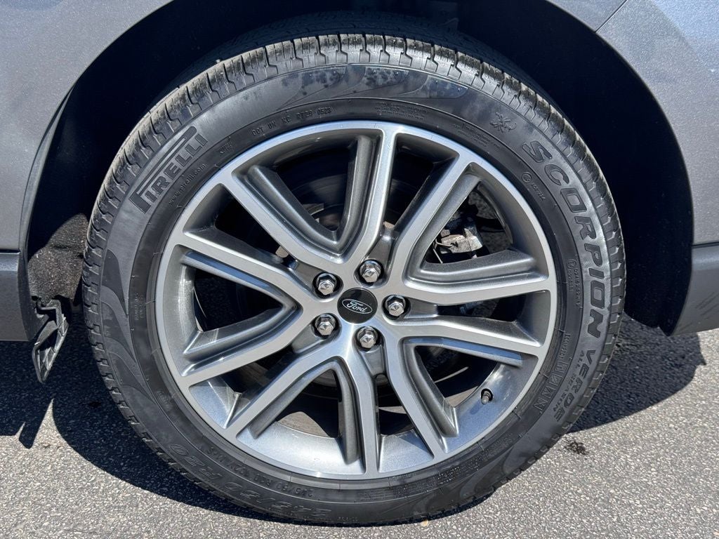 2023 Ford Edge Titanium