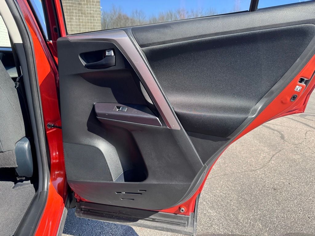 2016 Toyota RAV4 LE